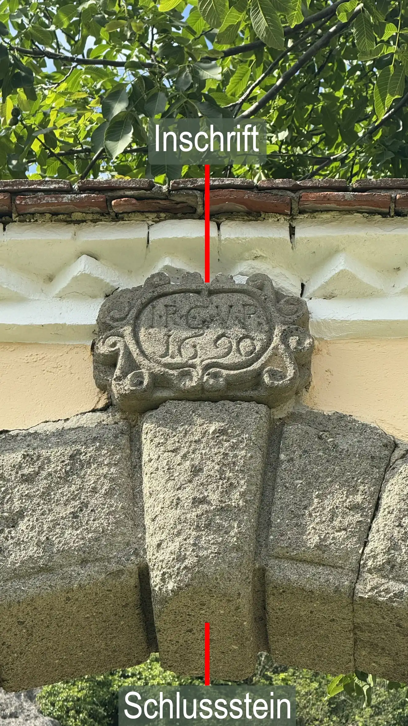 Inschrift am Schlussstein
