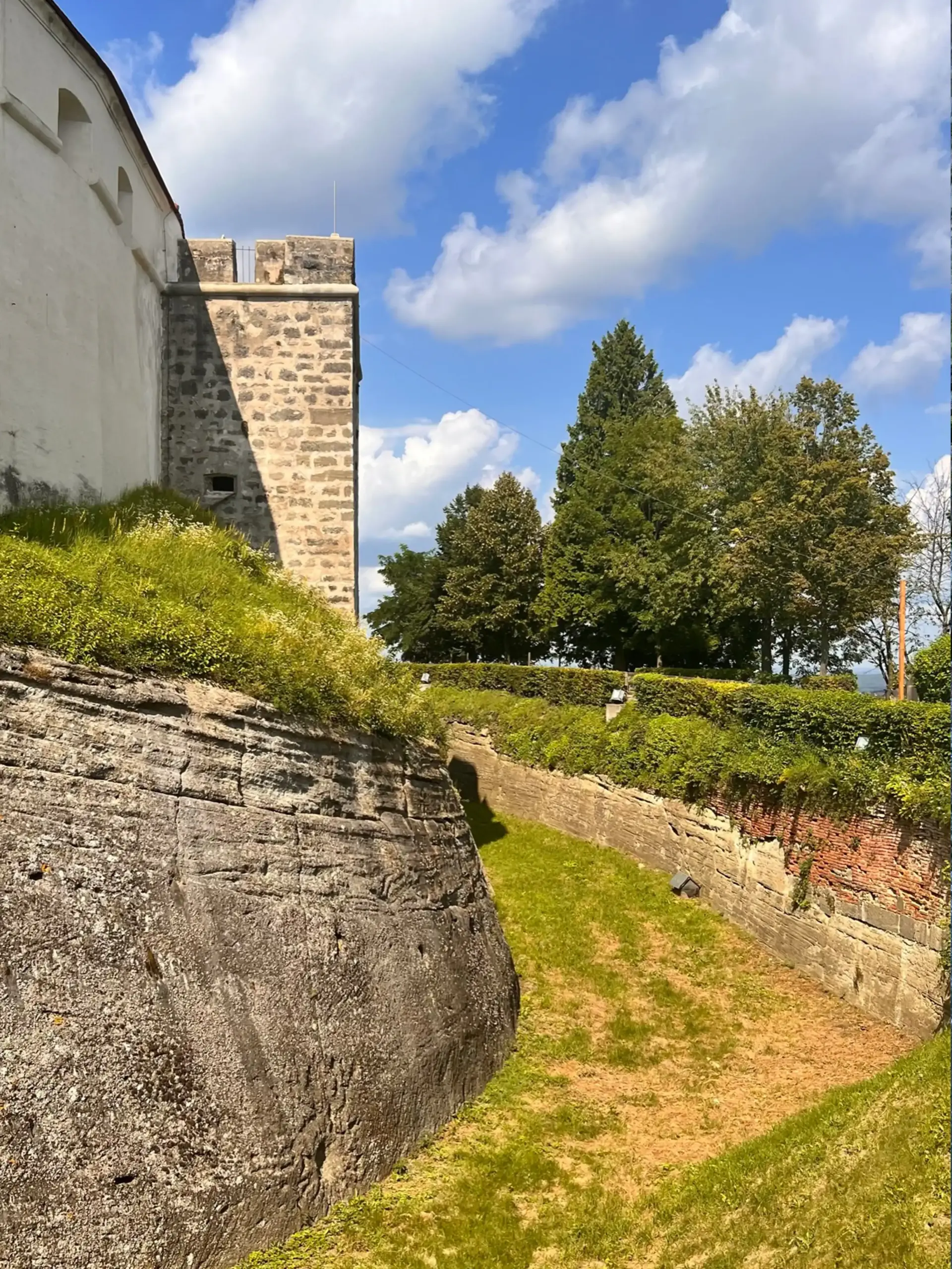 Erster Burggraben1